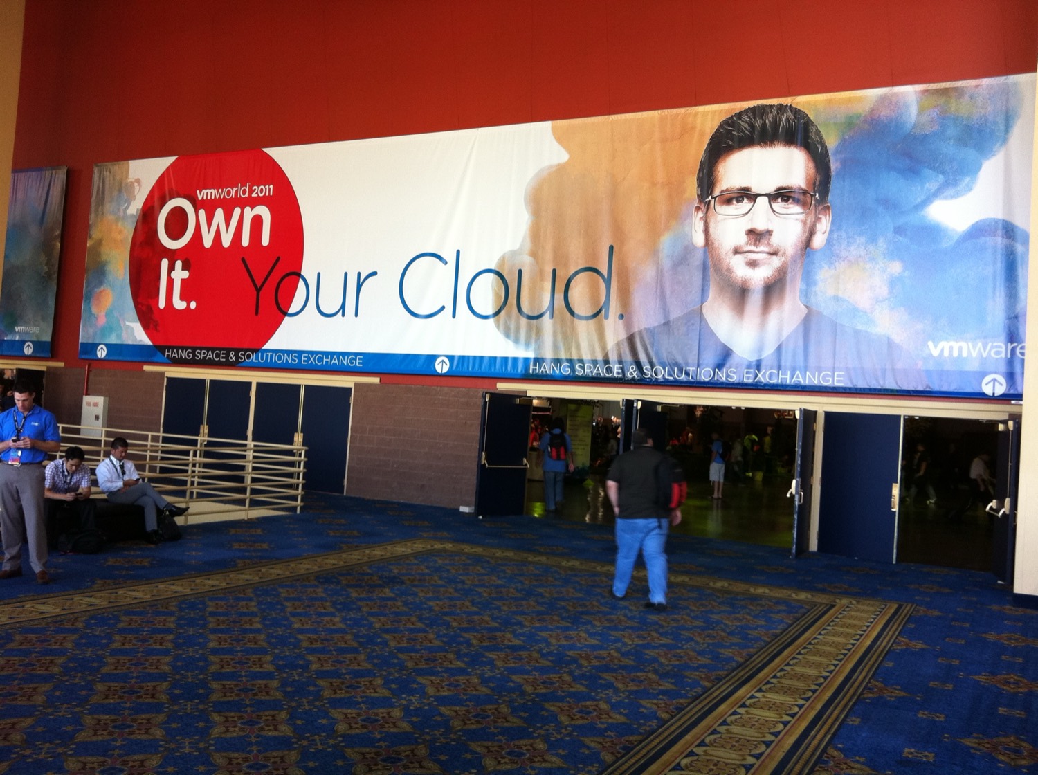Entrada do Solutions Exchange do VMworld 2011 com o tema Your Cloud